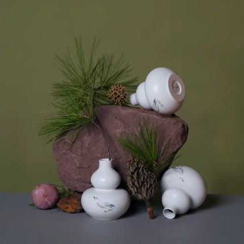 Middle Kingdom - Mini Vase - Double Gourd (Hand-Painted Semi-Matte White) #MV4HP-DK