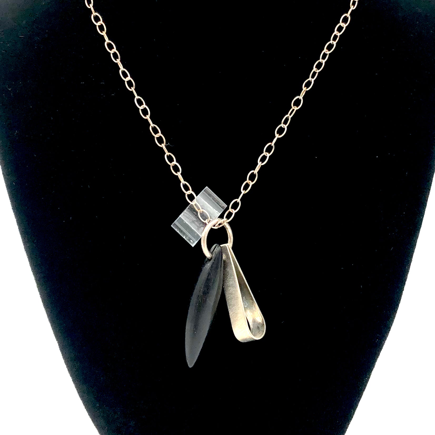 Inteplei - Necklace - Raven and Teardrop #N078