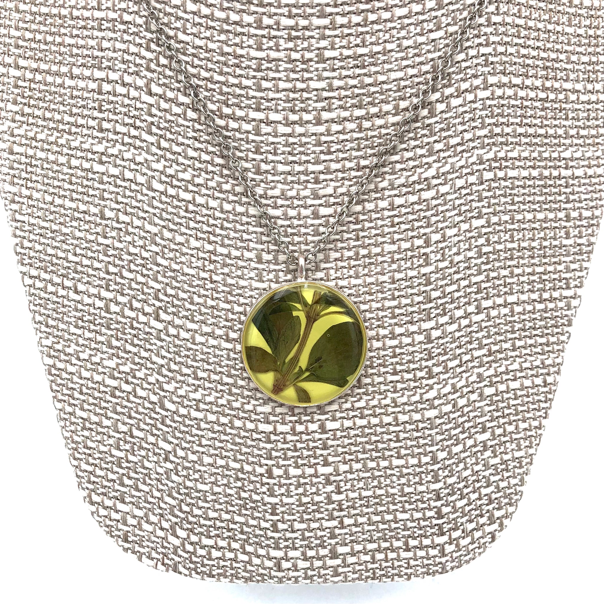 Dixon - Necklace - Small Round - Ginkgo Leaf