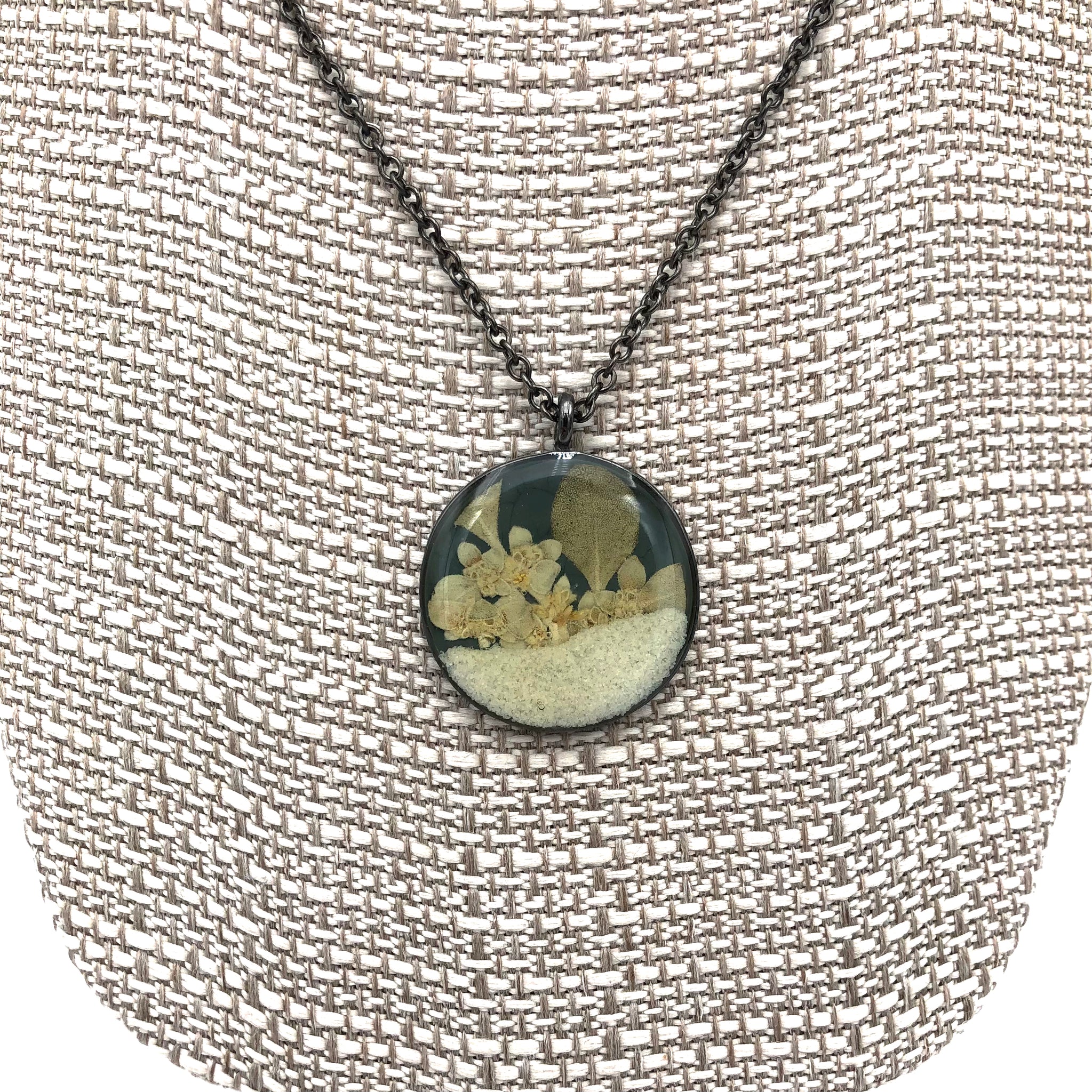 Dixon - Necklace - Medium Round - Succulents & Silver Leaf