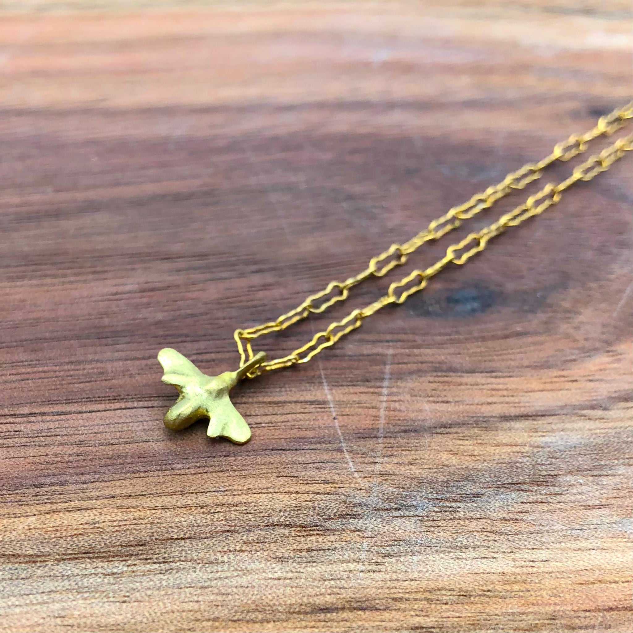 Blackwing Metals - Necklace - Simple Little Bee #BN90