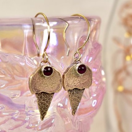 Chloeography - Earrings - I Scream for Ice Cream (Butterscotch with Cherry) #ICEER-BUTCHE