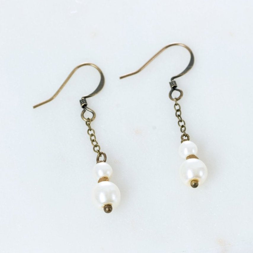 Edgy Petal - Earrings - Dainty Chain (Pearl) #PRL-54