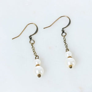 Edgy Petal - Earrings - Dainty Chain (Pearl) #PRL-54