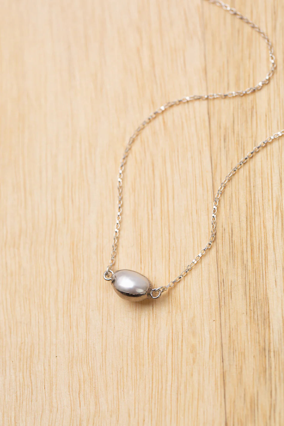 Vaughan - Embrace Collection - Necklace - Pearl Simple #Emb007N
