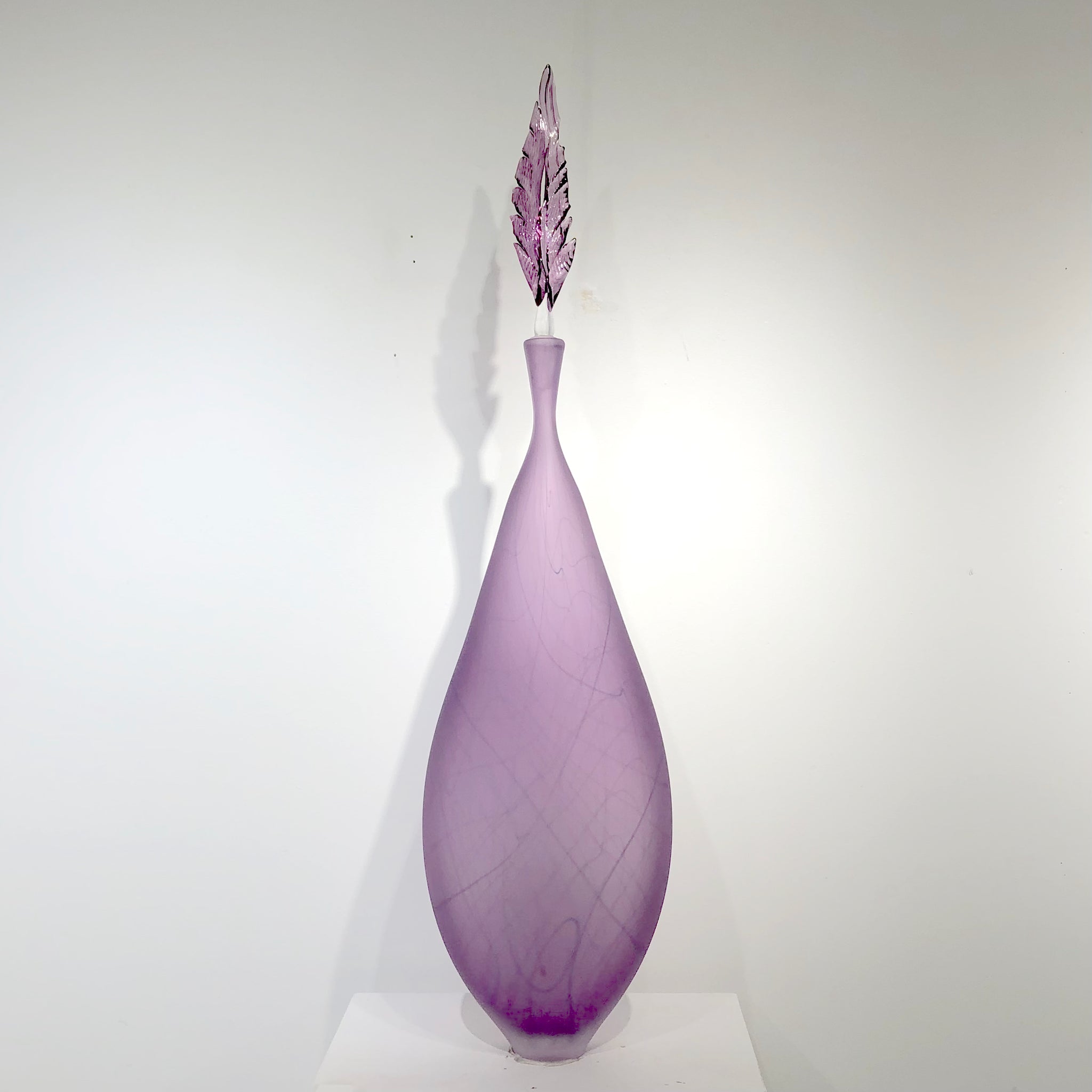 Welmo Glass Studio - Line long vase - violet