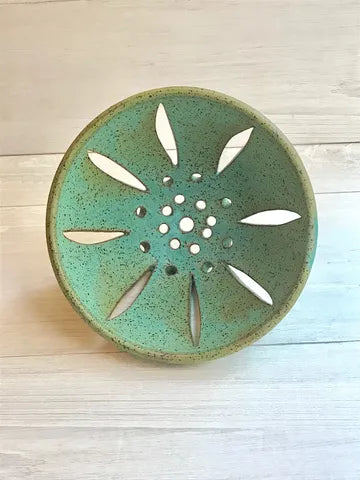 Bari Moss Ceramics - Berry Bowl with Tray (Seafoam | Leaf Pattern) #S05