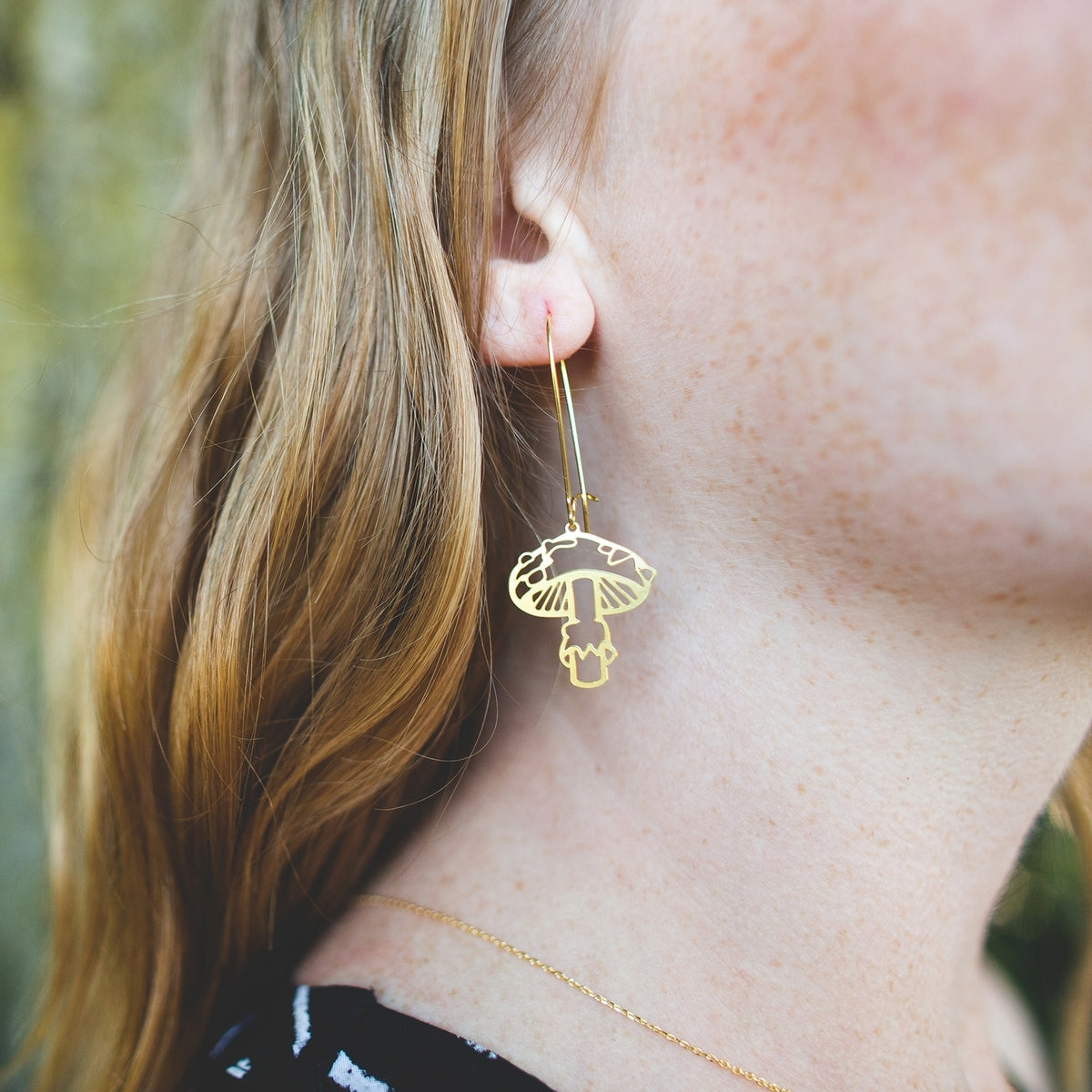 A Tea Leaf - Earrings - Mushroom - Gold