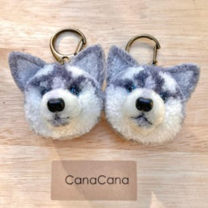 Canacana Gifts - Medium Keychain - Husky