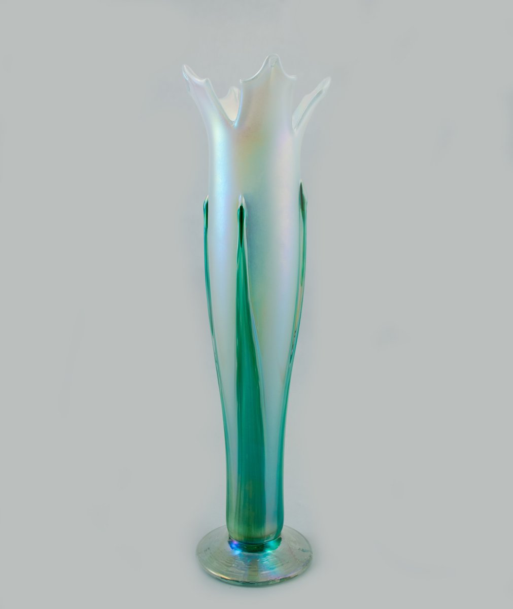 Callahan Mountain - Flower Vase (White Iridized)